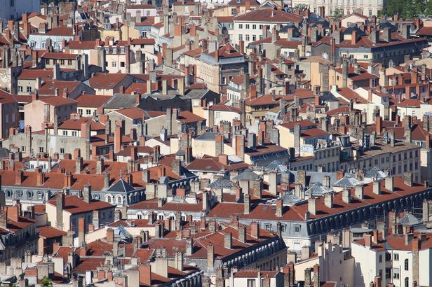 une superbe photo des toits de Lyon