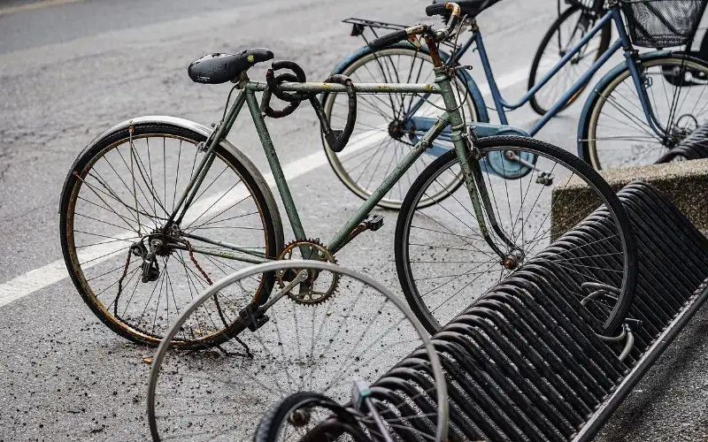 pneu vélo qui se dégonfle sans crevaison